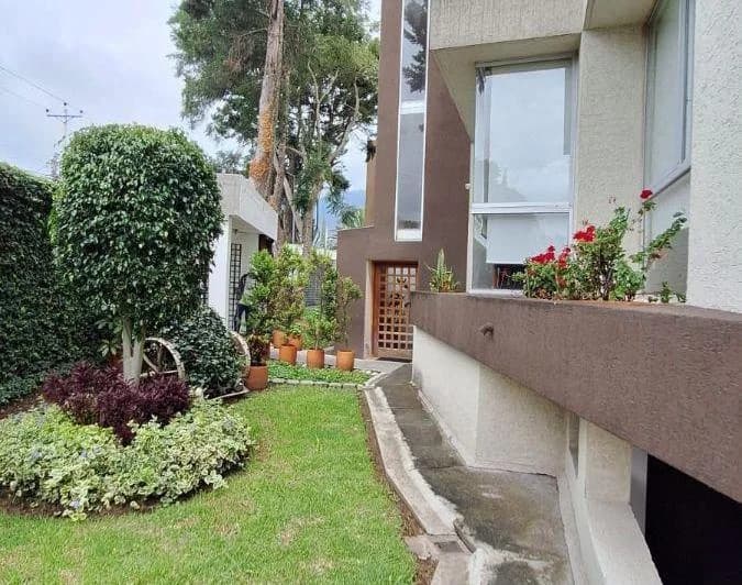 Departamento con Terraza y Patio de Venta Dos Habitaciones La Primavera 2 — imagen 1