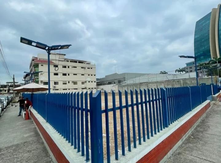 Terreno Comercial en Venta y Alquiler en Kennedy Norte -, Guayas — imagen 1