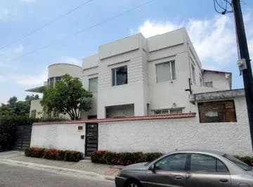 En Venta Edificio Comercial + Oficinas, Galpón + 1 Departamento - Centenario - Mae. Recalde, Guayas — imagen 4