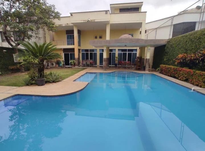 Casa con Piscina de Venta Zona Norte Portoviejo Ar, Manabí — imagen 1