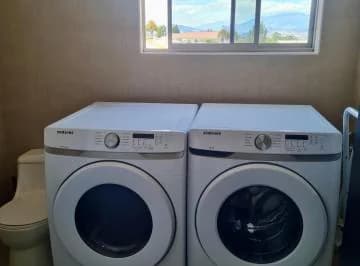 En Venta Departamento con Vista - Piso Alto - Sector Los Laureles — imagen 2