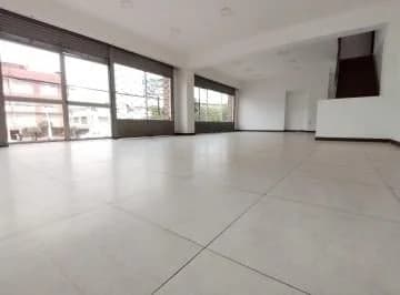 Local Comercial Planta Baja Esquinero Ave 6 de Diciembre — imagen 3