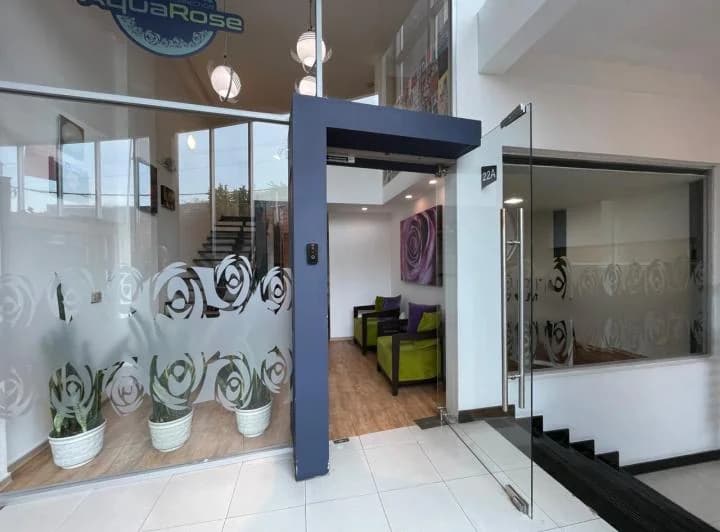 Local Comercial de Venta en Tumbaco, Home Design Center — imagen 1