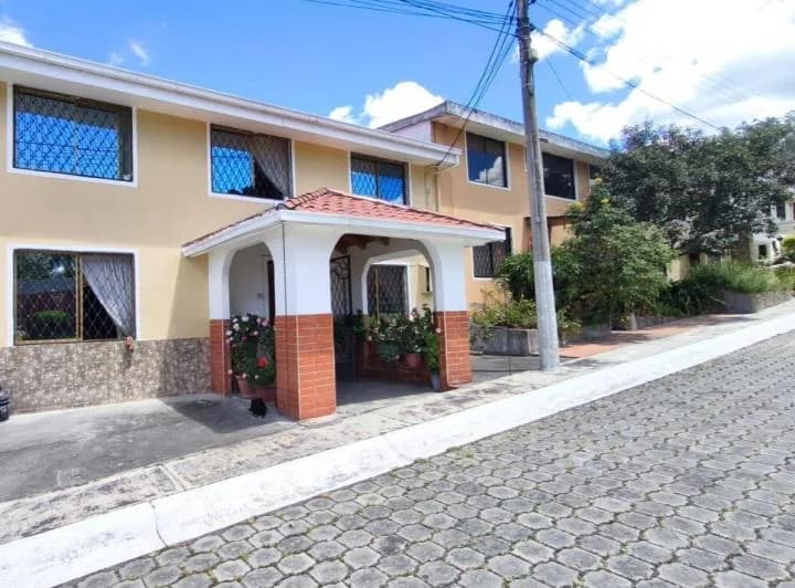 Casa en Venta 3 Dorm. 213 m² Nela Martinez La Armenia Sector Puente 3 — imagen 1