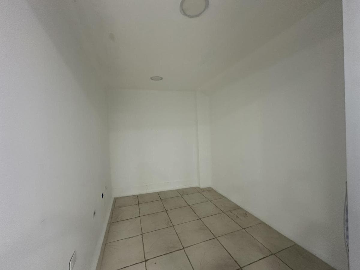 Excelente Oficina en La Av de Los Shyris 60 Mtrs Edificio Moderno — imagen 8
