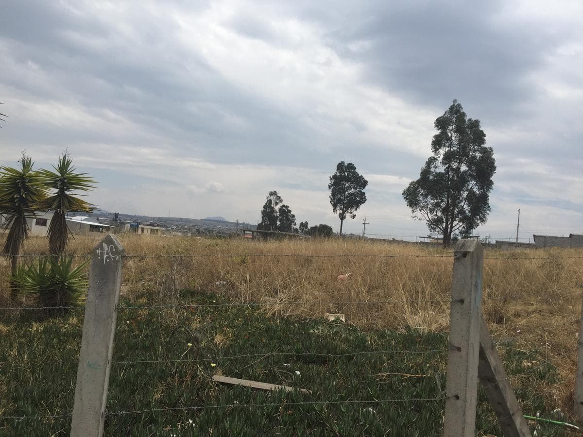 Calderon Venta Terreno Plano 3881 m² Cos 240% Urbano, Puedes Construir Tres Pisos — imagen 1