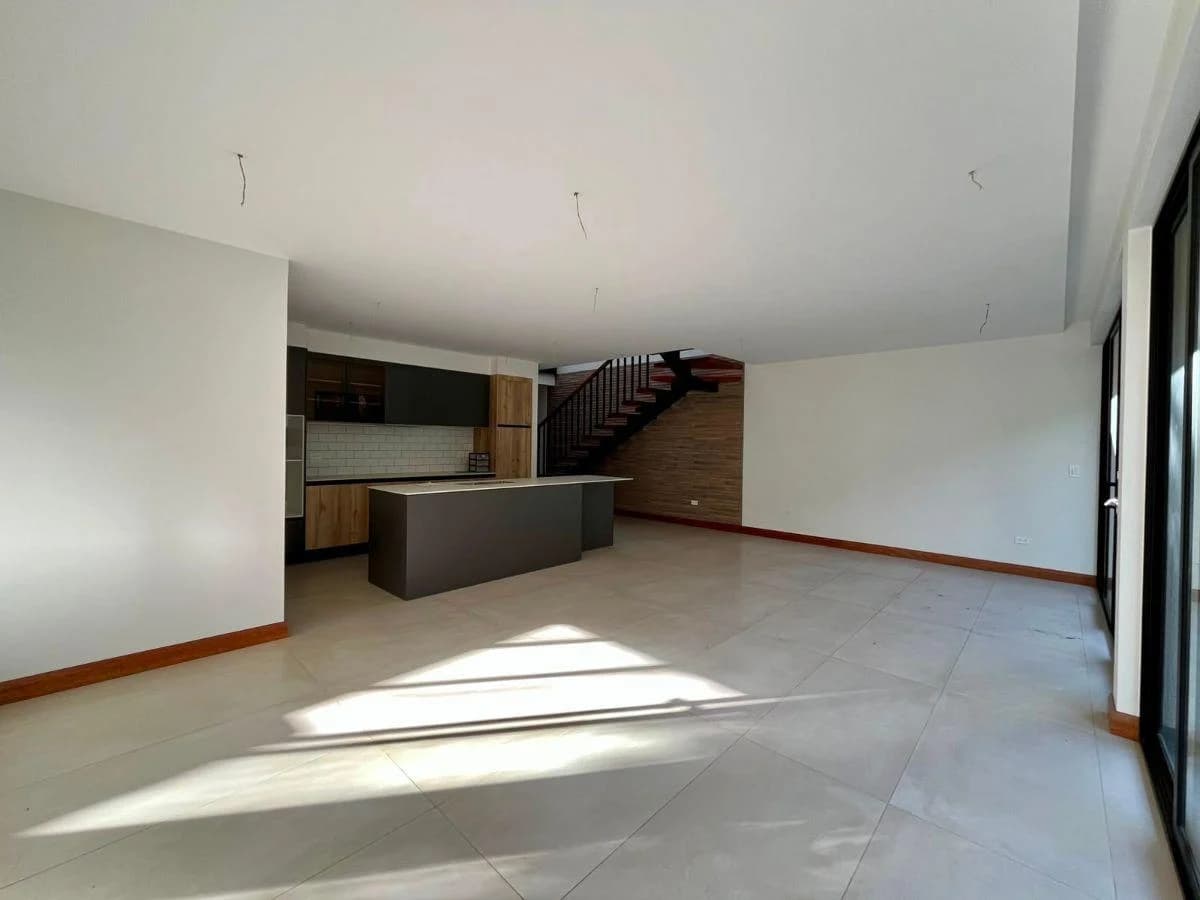 Casa de Venta por Estrenar Sector Tumbaco — imagen 8