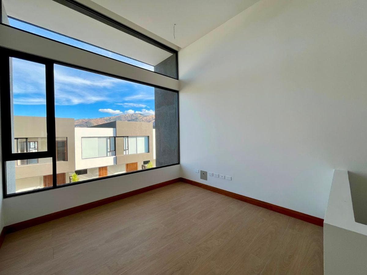 Casa de Venta por Estrenar Sector Tumbaco — imagen 4