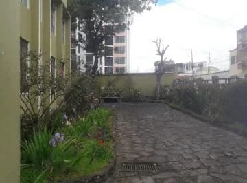 Terreno de Venta con Casa Ex Clínica en El Centro de Tulcán, Carchi — imagen 4