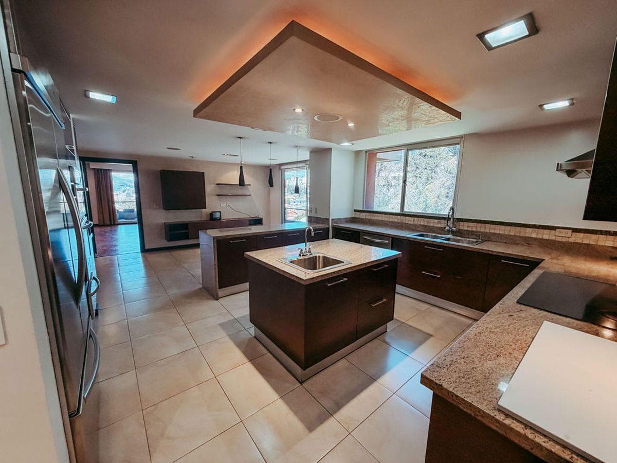 Exclusivo Departamento de Lujo en Venta en Quito Tennis. 6to Piso — imagen 3