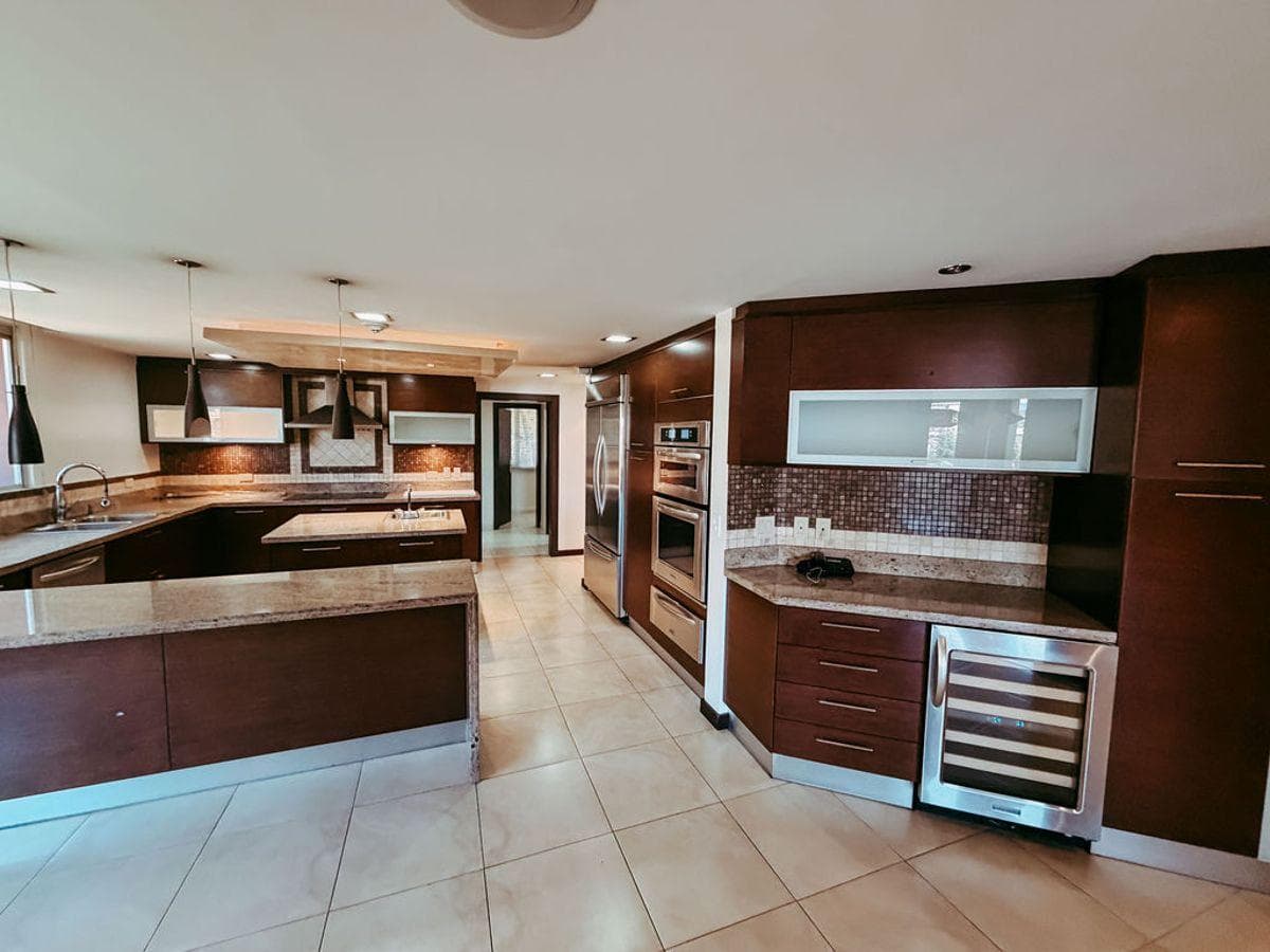 Exclusivo Departamento de Lujo en Venta en Quito Tennis. 6to Piso — imagen 2