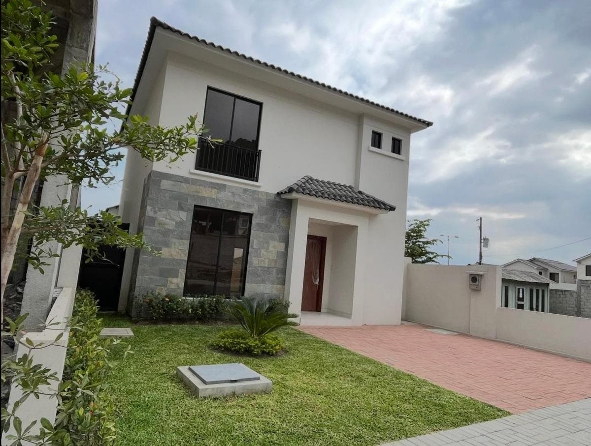 Casa de Estreno Urbanizacion Porto Alegre, Guayas — imagen 1