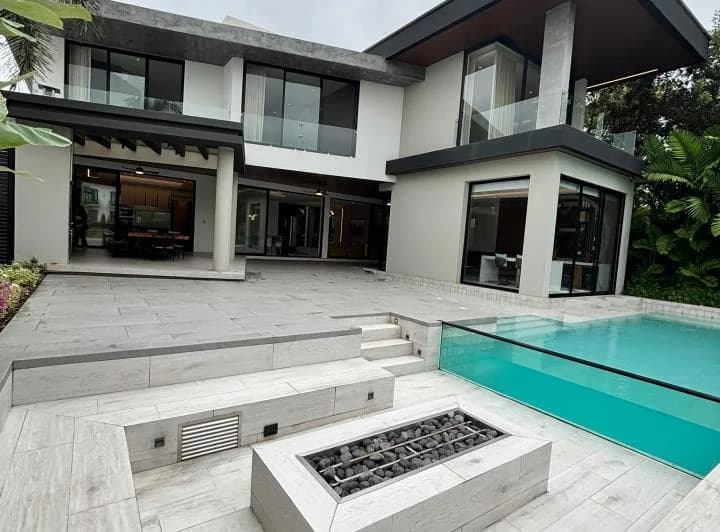 Espectacular Casa de Lujo Frente Al Lago en Isla Mocolí – Samborondón, Guayas — imagen 1