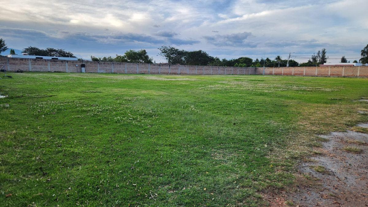 Terreno de 4396 m² en Arriendo en Tumbaco — imagen 1
