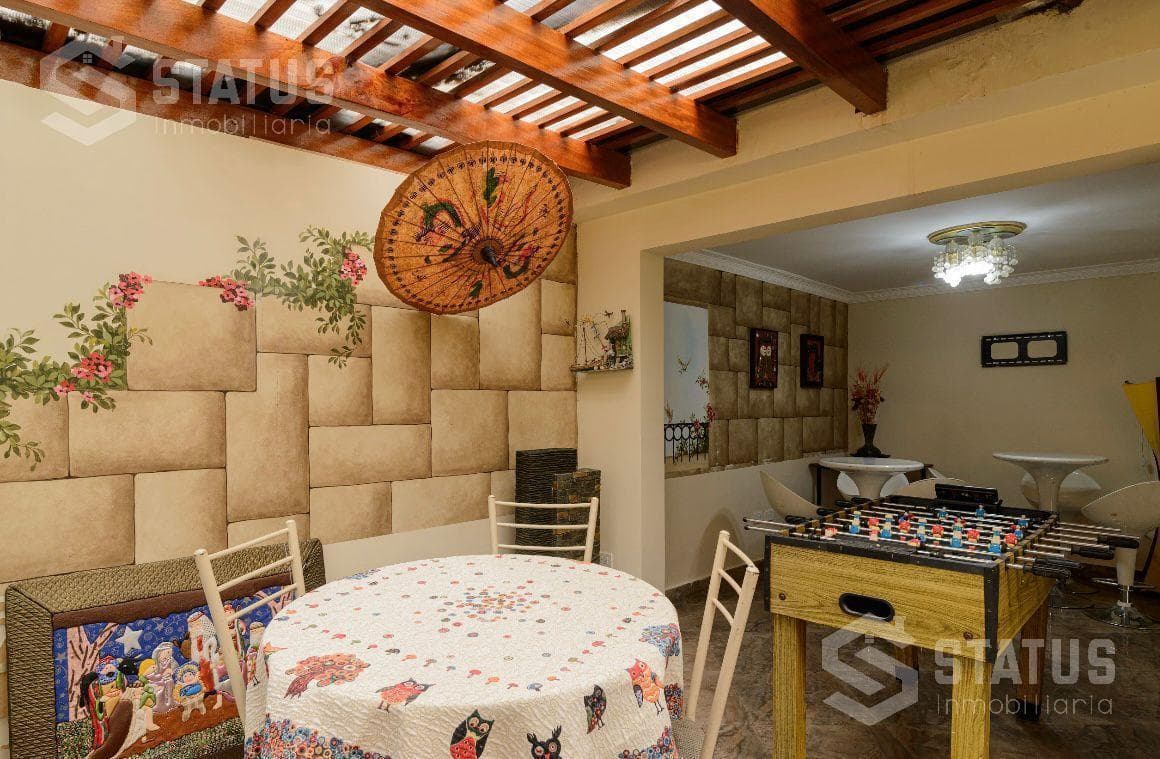 Venta de Casa de Lujo en San Gabriel a Pocos Minutos del Supermaxi — imagen 7