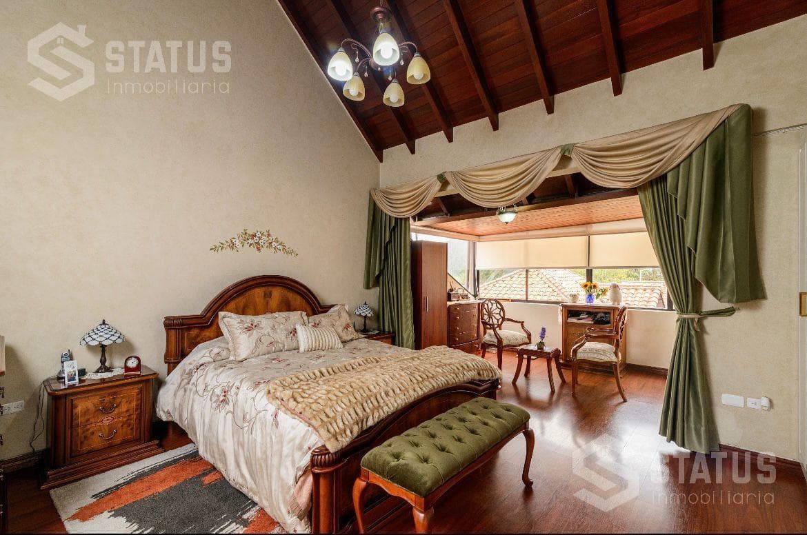Venta de Casa de Lujo en San Gabriel a Pocos Minutos del Supermaxi — imagen 6