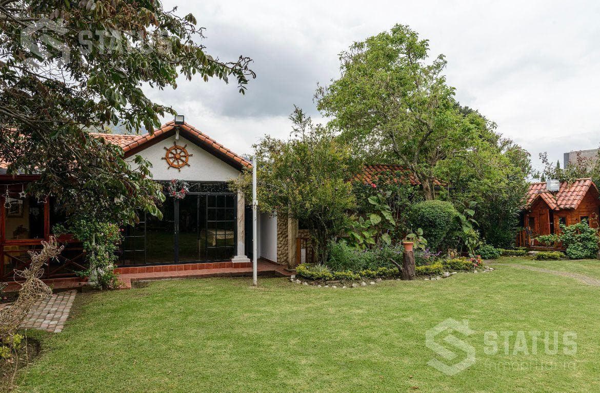 Venta de Casa de Lujo en San Gabriel a Pocos Minutos del Supermaxi — imagen 5