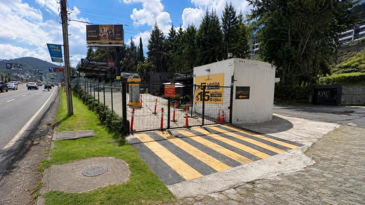 Terreno de 857 m² en Venta en Cumbayá — imagen 8