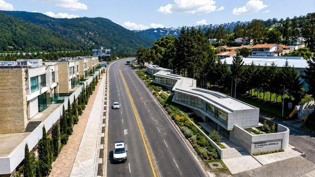 Terreno de 857 m² en Venta en Cumbayá — imagen 7