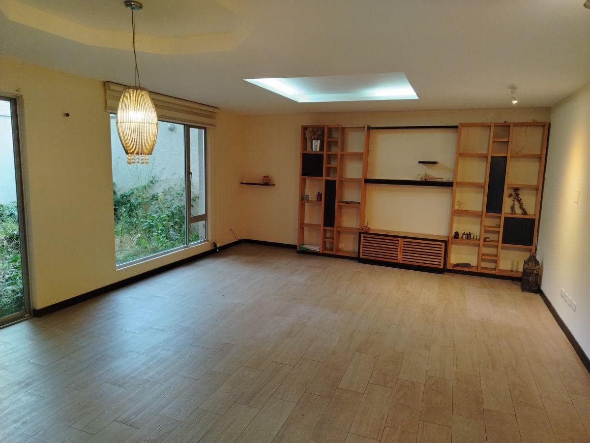 Vendo Bonita Casa en Conjunto Tres Dorm. Sector Vía Al Tingo — imagen 8