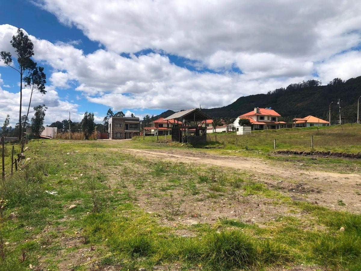 Oportunidad Unica de Inversion Terreno Listo Para Construir (T31101), Azuay — imagen 1