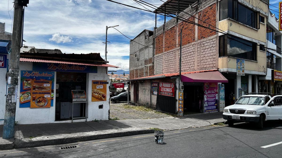 Vendo Lote Comecial Centro de Sangolquí — imagen 1