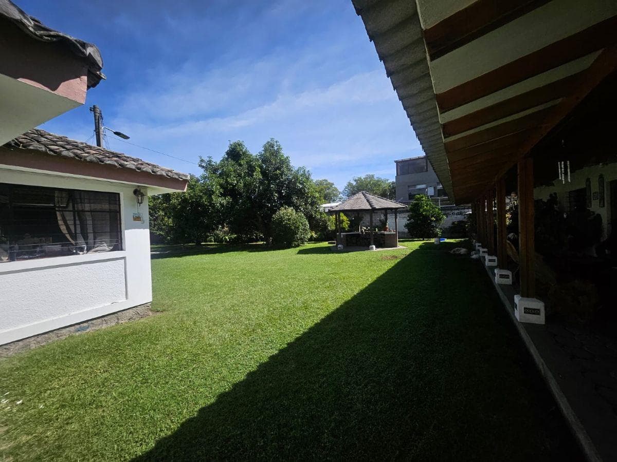 Terreno / Quinta de 9.264 m² en Ubicación Estrategica. Tumbaco — imagen 8
