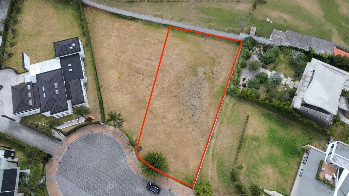 Terreno en Venta – Urbanización Palmas del Prado, Puembo (1.160 M²) — imagen 1