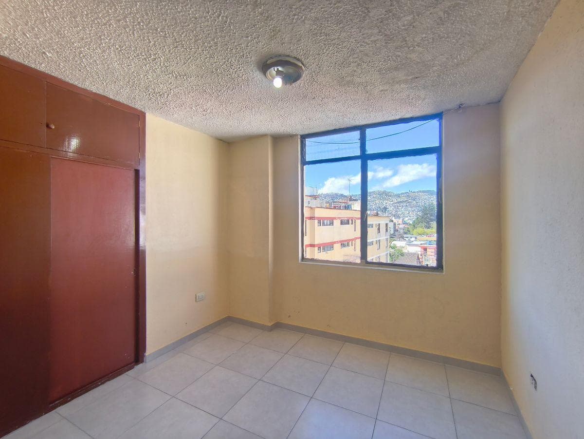 Departamento en Venta | Multifamiliares 5 de Junio - Bloque 3 | Cerca del Metro La Magdalena | Quito — imagen 4