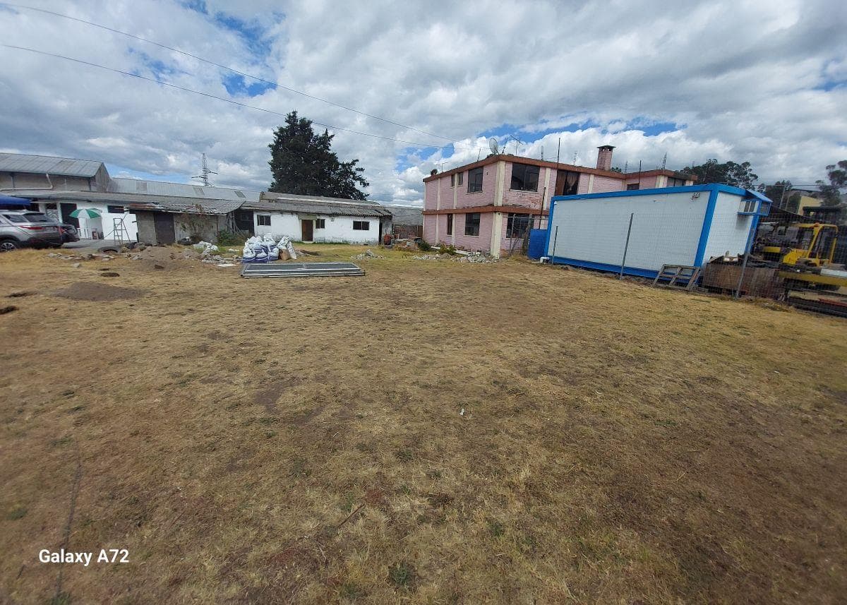 Rento Amplio Terreno 400 m² con Construcción — imagen 8