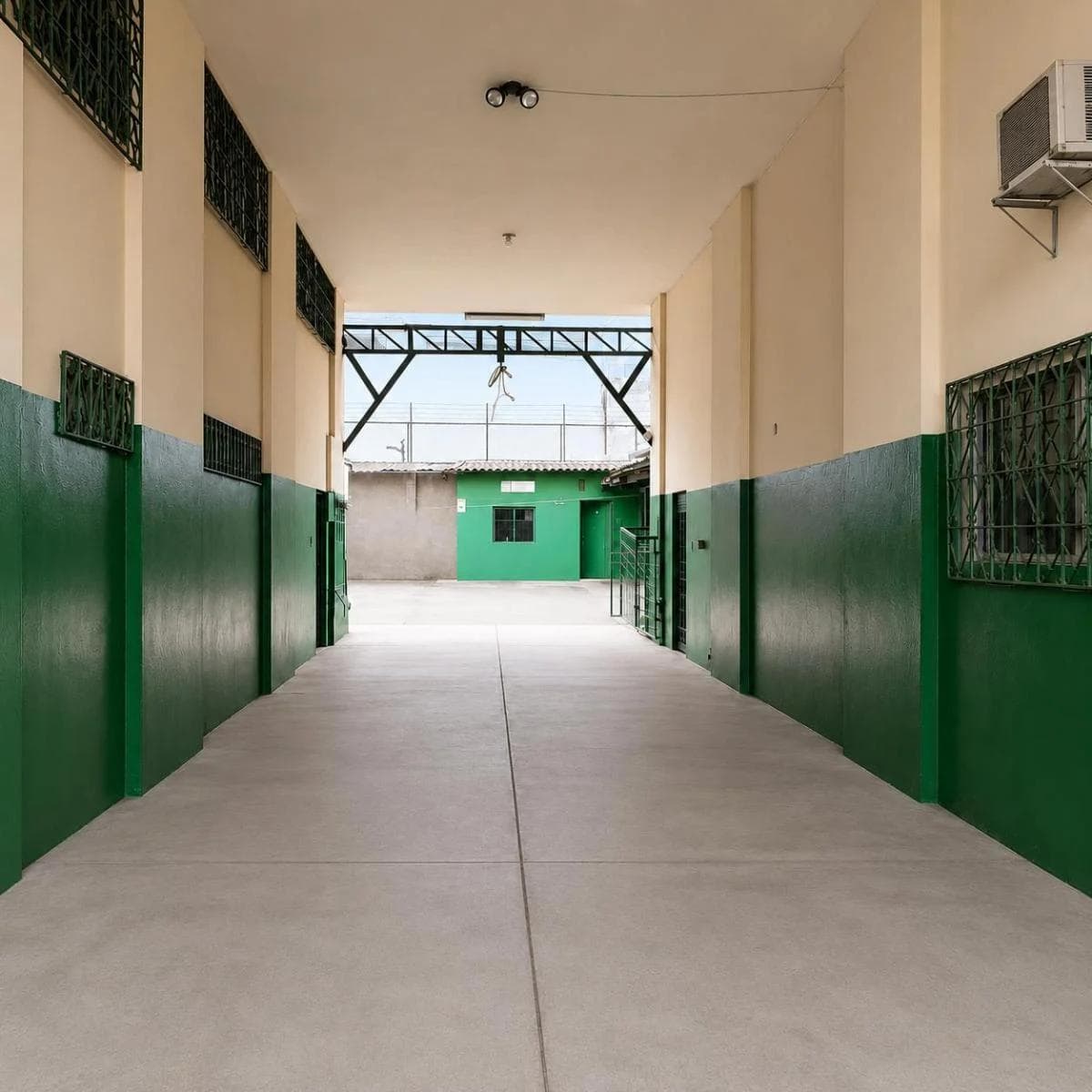 Edificio Comercial de 1.162 m² | Acceso Para Camiones | Av Quito y Luis Urdaneta, Guayas — imagen 9