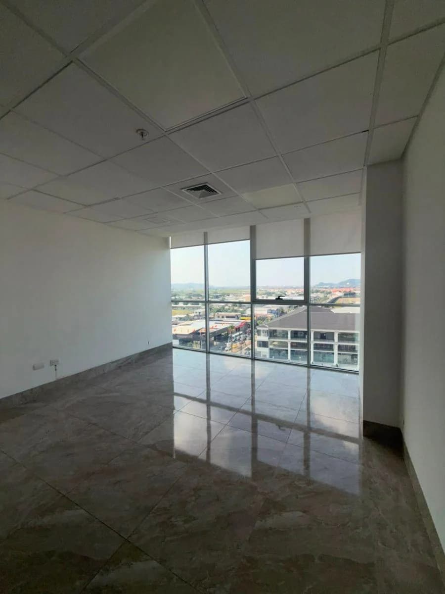 Oficina en Venta edificio Platinum, Guayas — imagen 1