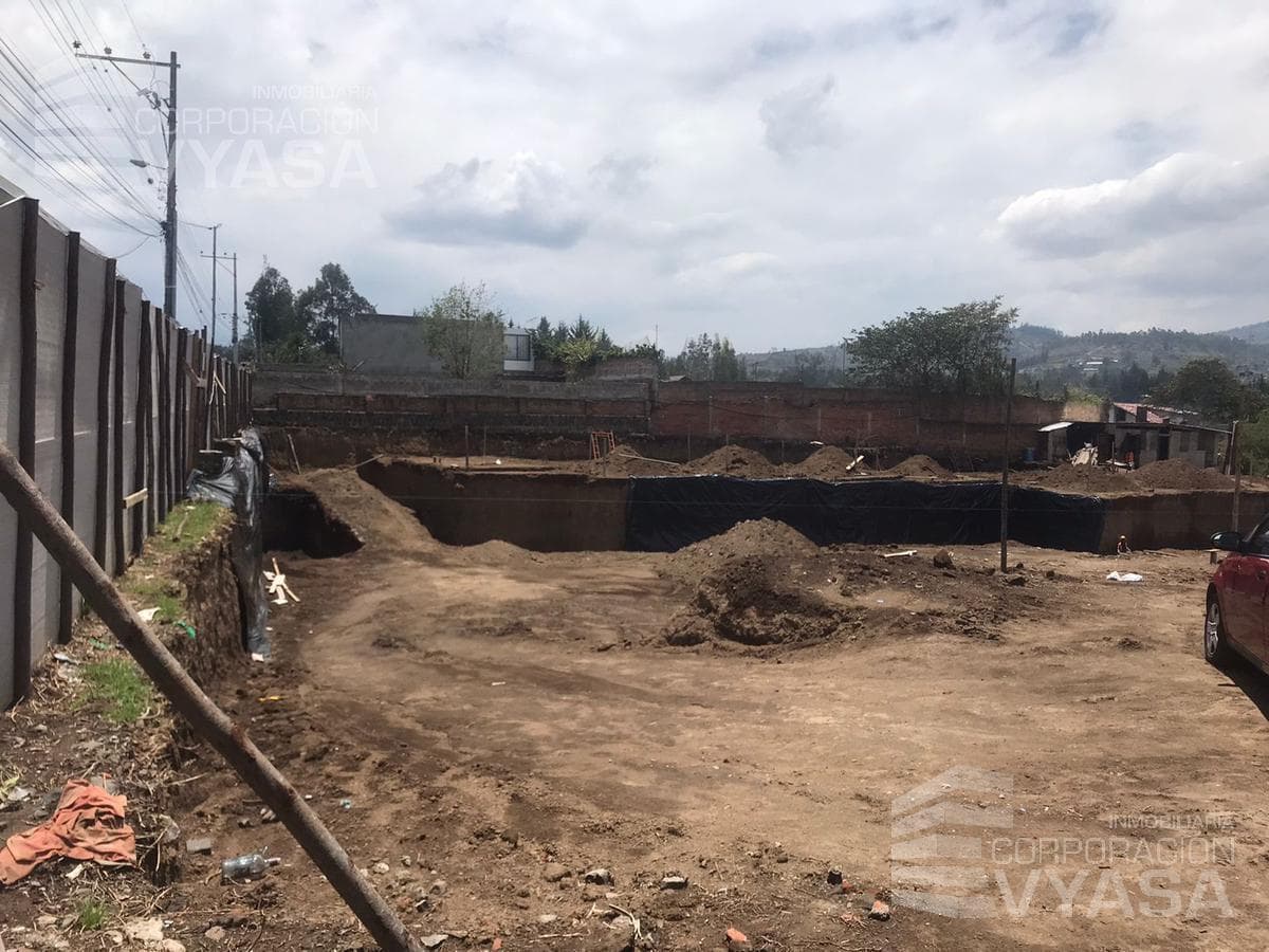 Tumbaco - Tola Chica, Casa de 137 m², 3 Pisos - Venta en Conjunto (C - 15) — imagen 2