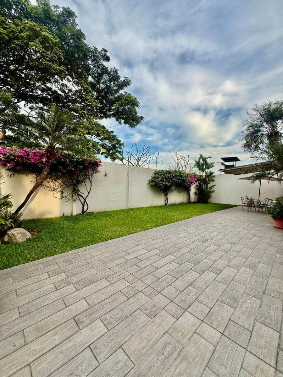 Samborondón Km 7.5 Laguna del Sol Casa en Venta, Guayas — imagen 9