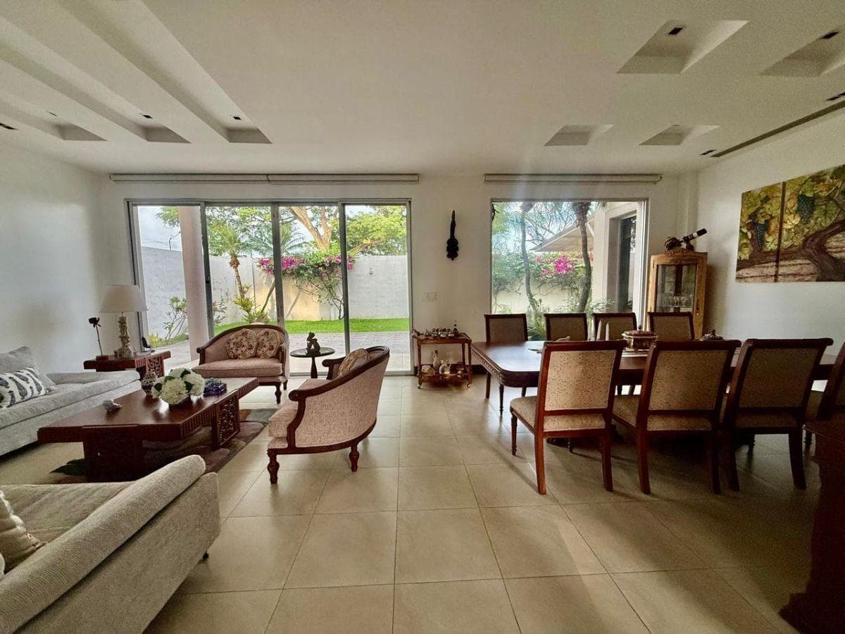 Samborondón Km 7.5 Laguna del Sol Casa en Venta, Guayas — imagen 4