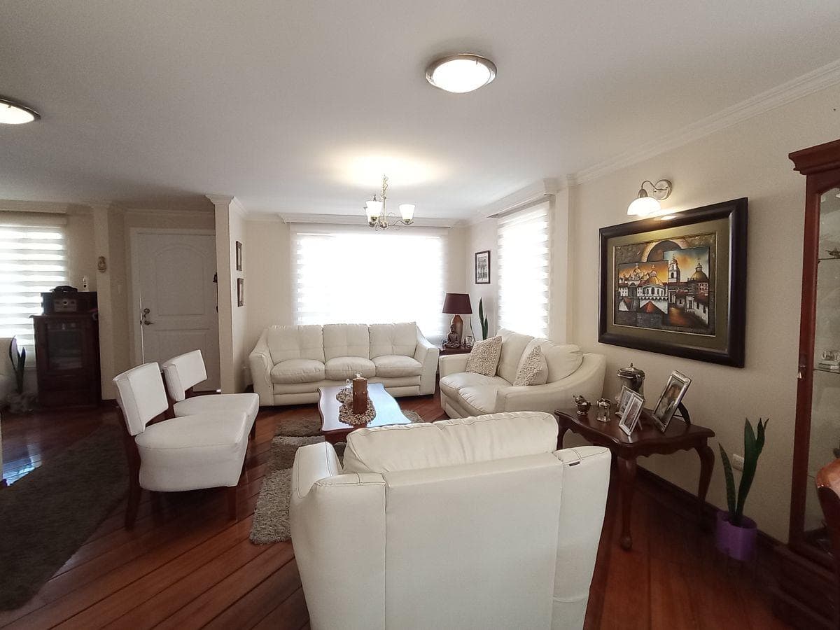 Hermosa Casa de 220 m² con 4 Dorm. en Venta en Amagasí — imagen 6