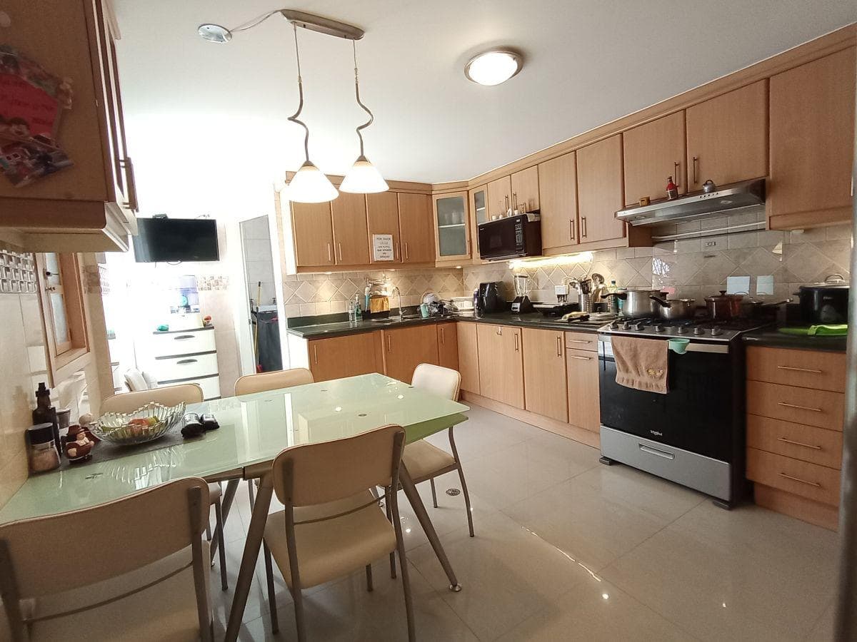 Hermosa Casa de 220 m² con 4 Dorm. en Venta en Amagasí — imagen 2