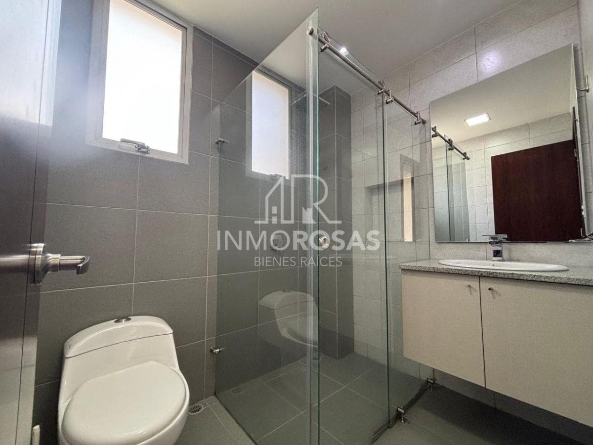 Oportunidad en Edif. con Ascensor $82.900 Vendo Dpto de 2 Dorm. con 1 Parq. Ponceano Alto — imagen 8