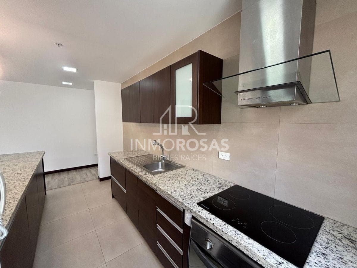 Oportunidad en Edif. con Ascensor $82.900 Vendo Dpto de 2 Dorm. con 1 Parq. Ponceano Alto — imagen 7