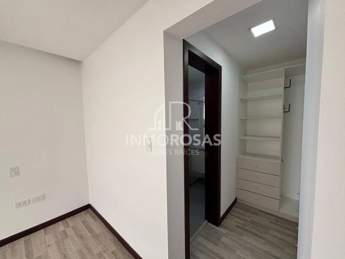 Oportunidad en Edif. con Ascensor $82.900 Vendo Dpto de 2 Dorm. con 1 Parq. Ponceano Alto — imagen 4