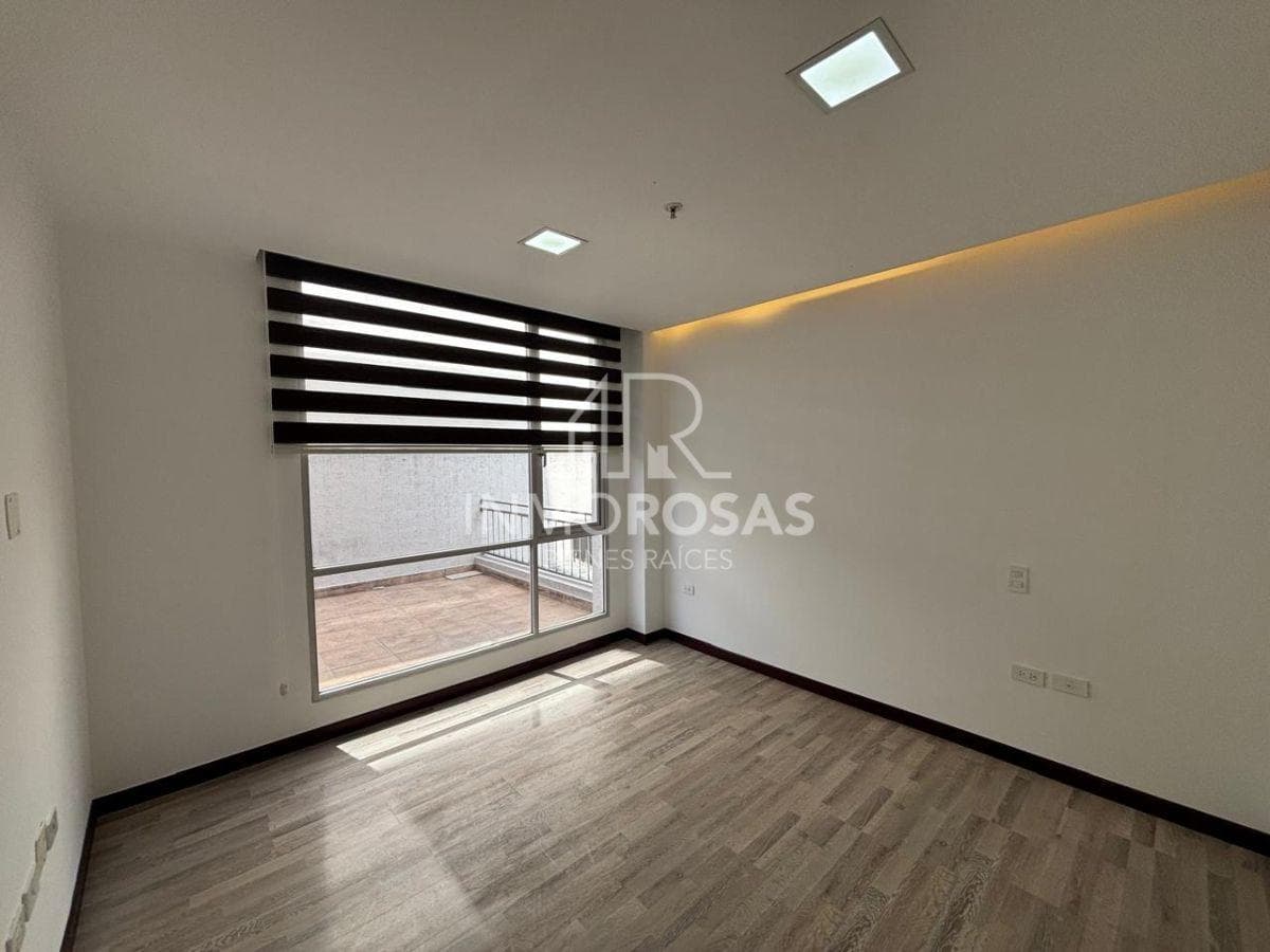 Oportunidad en Edif. con Ascensor $82.900 Vendo Dpto de 2 Dorm. con 1 Parq. Ponceano Alto — imagen 3