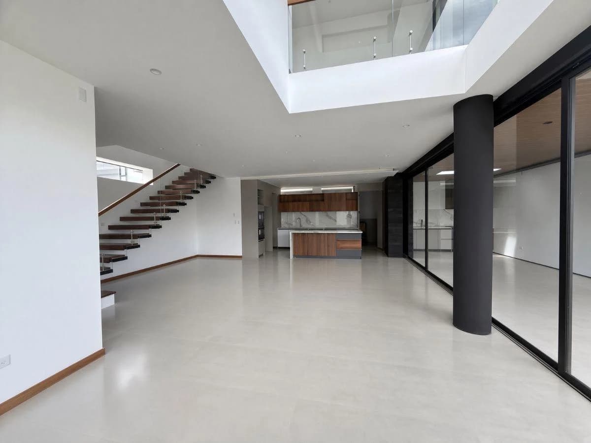 Hermosa Casa Moderna de Venta en Urbanización Privada Puembo! a Estrenar! — imagen 7