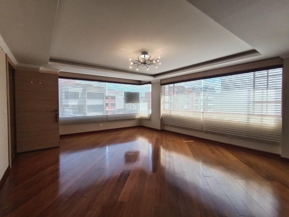 Departamento Como Nuevo 97 m² con 2 Dorm. en Venta en La Urb. Jardines de Amagasí — imagen 1