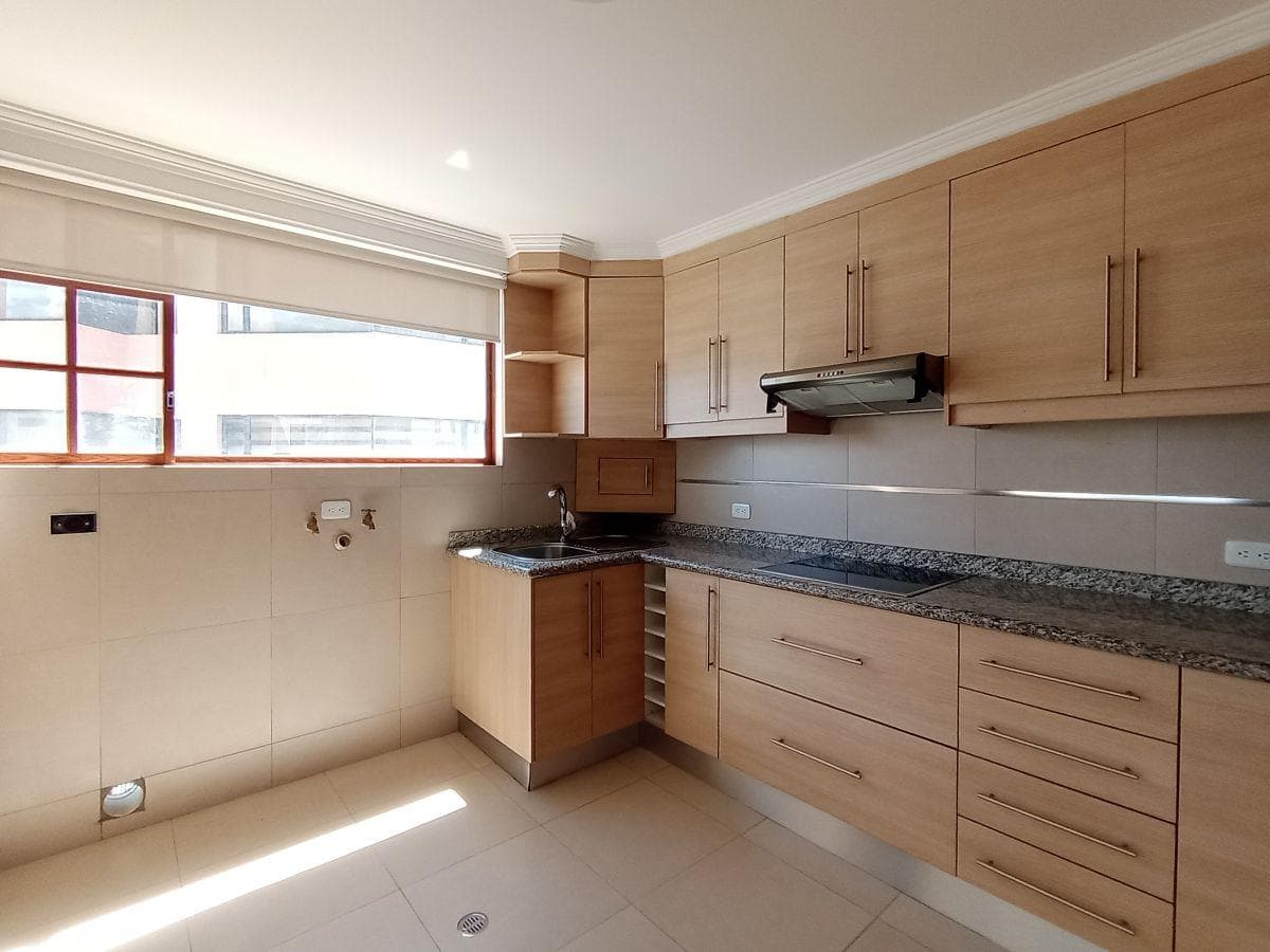 Departamento Como Nuevo 97 m² con 2 Dorm. en Venta en La Urb. Jardines de Amagasí — imagen 7