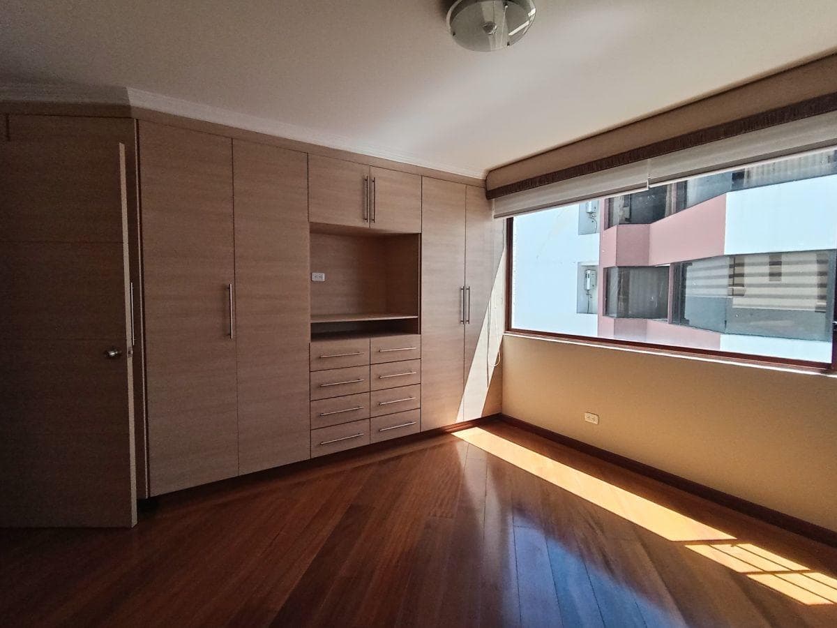 Departamento Como Nuevo 97 m² con 2 Dorm. en Venta en La Urb. Jardines de Amagasí — imagen 4