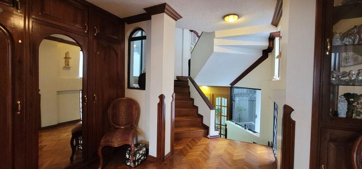Casa Rentera de Venta en La Vicentina, Quito — imagen 1