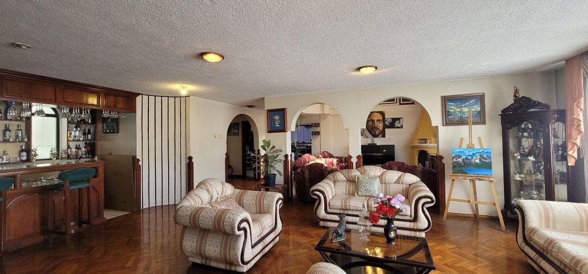 Casa Rentera de Venta en La Vicentina, Quito — imagen 3