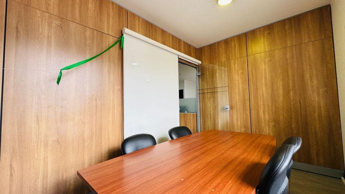 Oficina en Venta Sector La Carolina con Terraza Edificio Moderno — imagen 6
