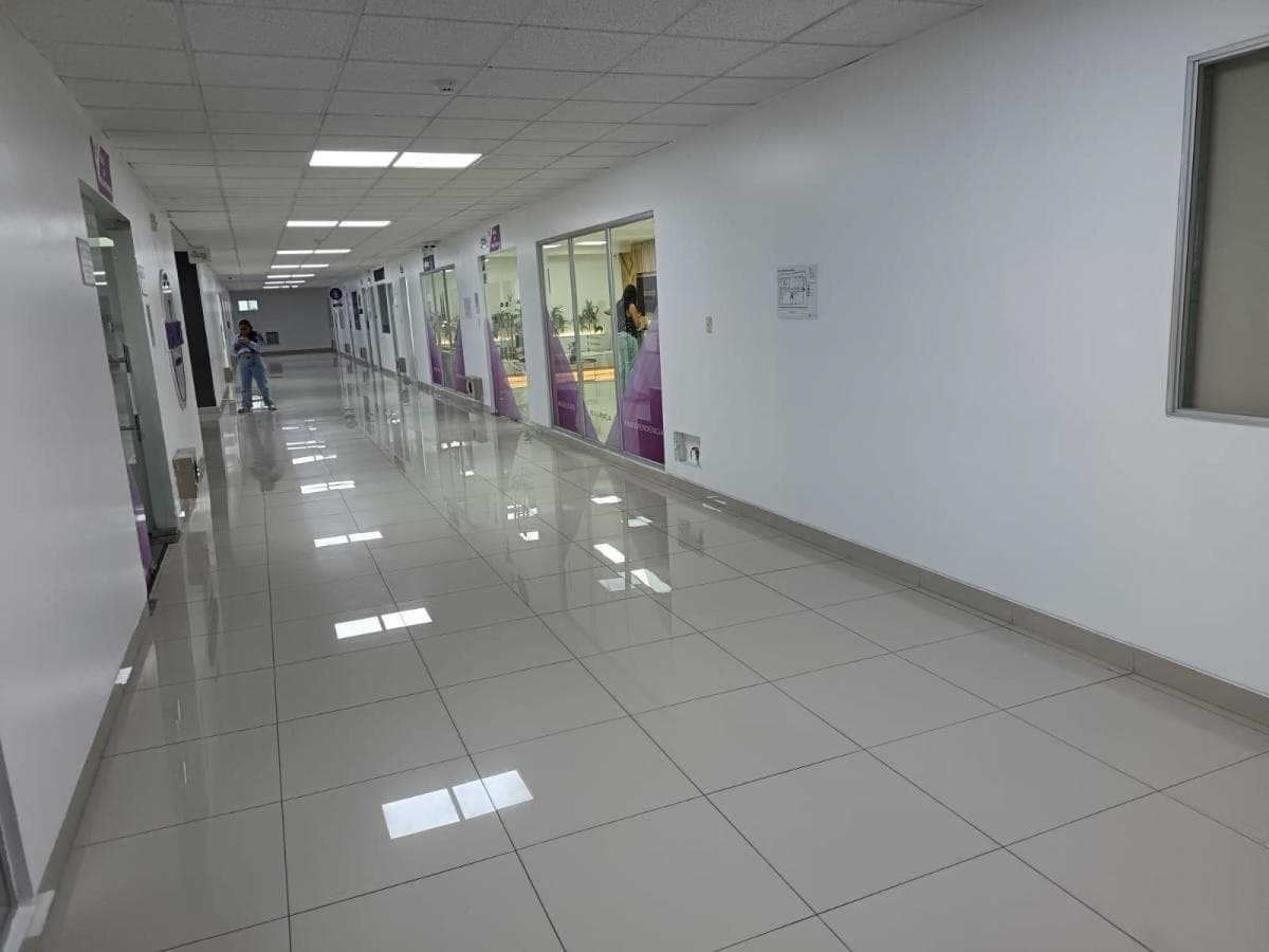 Oficina en Edificio Diana Quintana Samborondon, Guayas — imagen 4