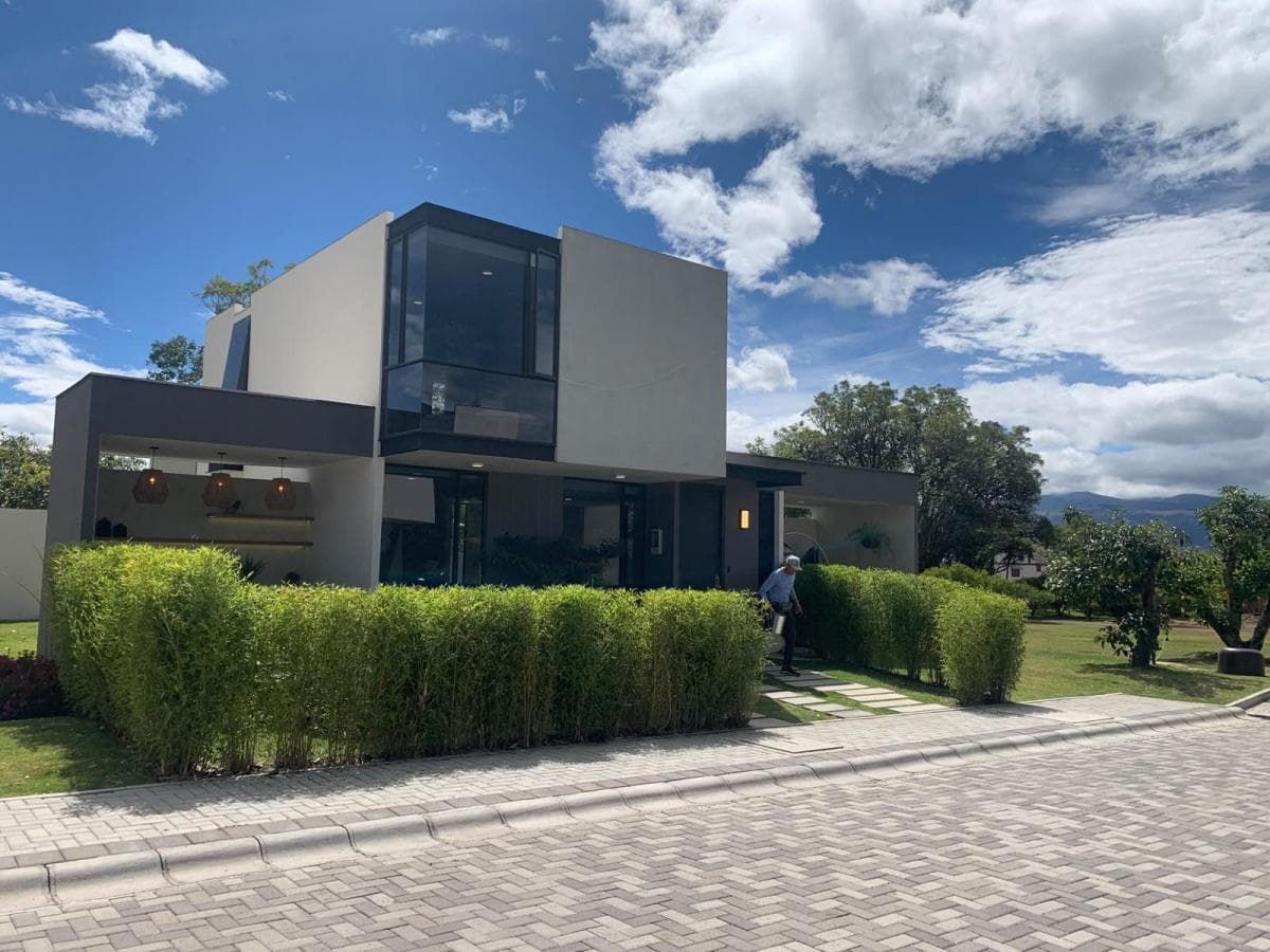 Cumbayá Venta Casa en Dos Plantas Proyecto Listo Primera Etapa Para Enero 2027, Sector San Patricio — imagen 3